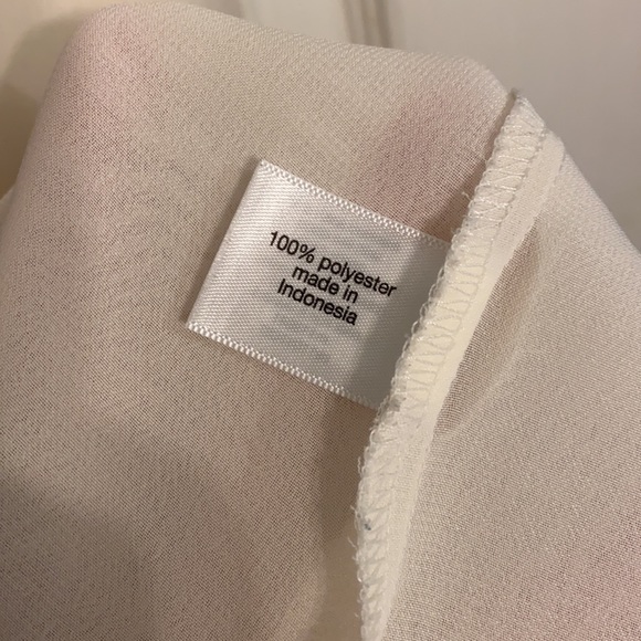 Cream Colored Shell Top - Picture 4 of 5